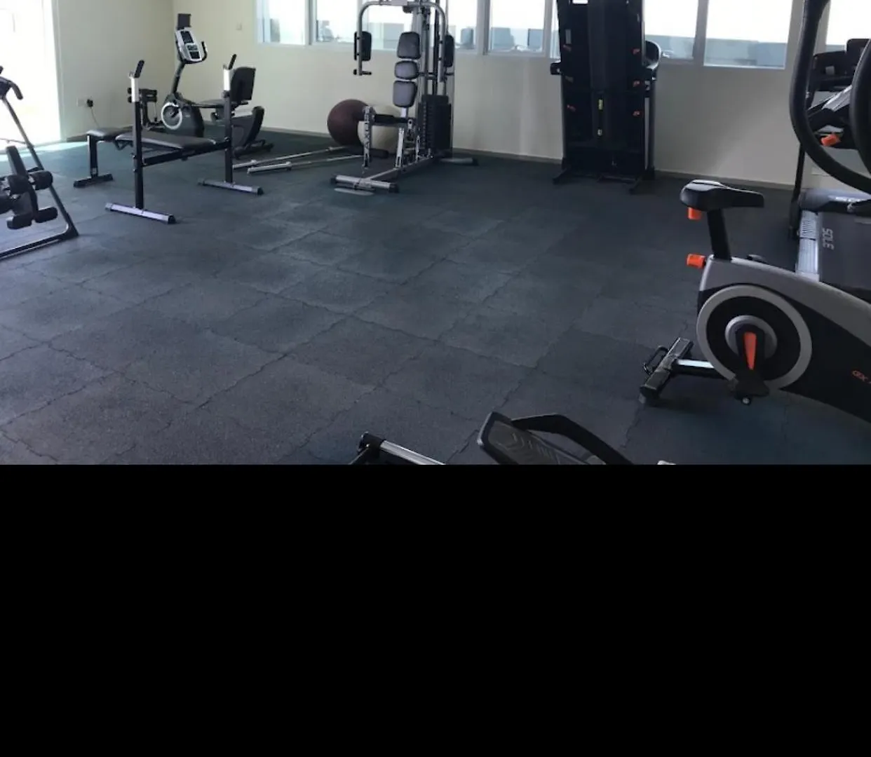 Phineek Exquisite Luxury Studio Uniestate Sports City Dubai